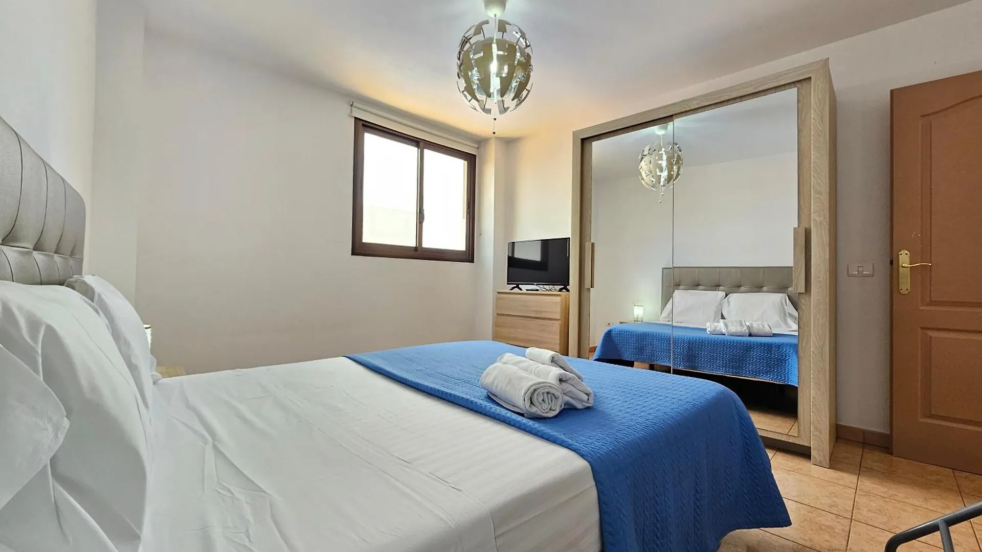 Adas Home, Los Abrigos, Wifi And Near The Beach